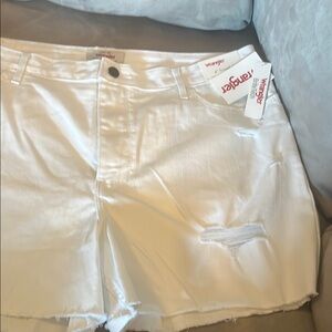 NEW women’s Plus sz 18 waist 34 Wrangler White Jean Shorts with Distressed Hem